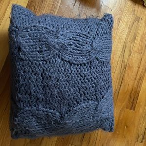 Throw pillows. Will send together for 25 or $10 each